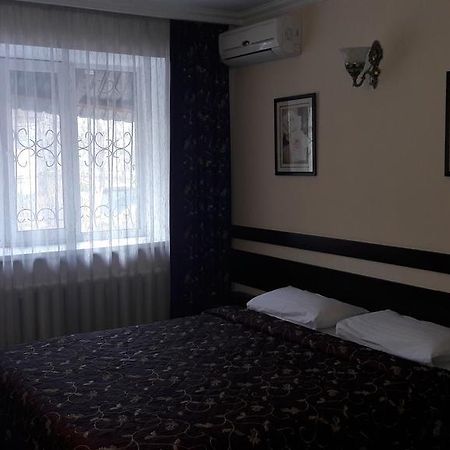 Salem On Tulebaeva Street Hotel Almatî Exterior foto